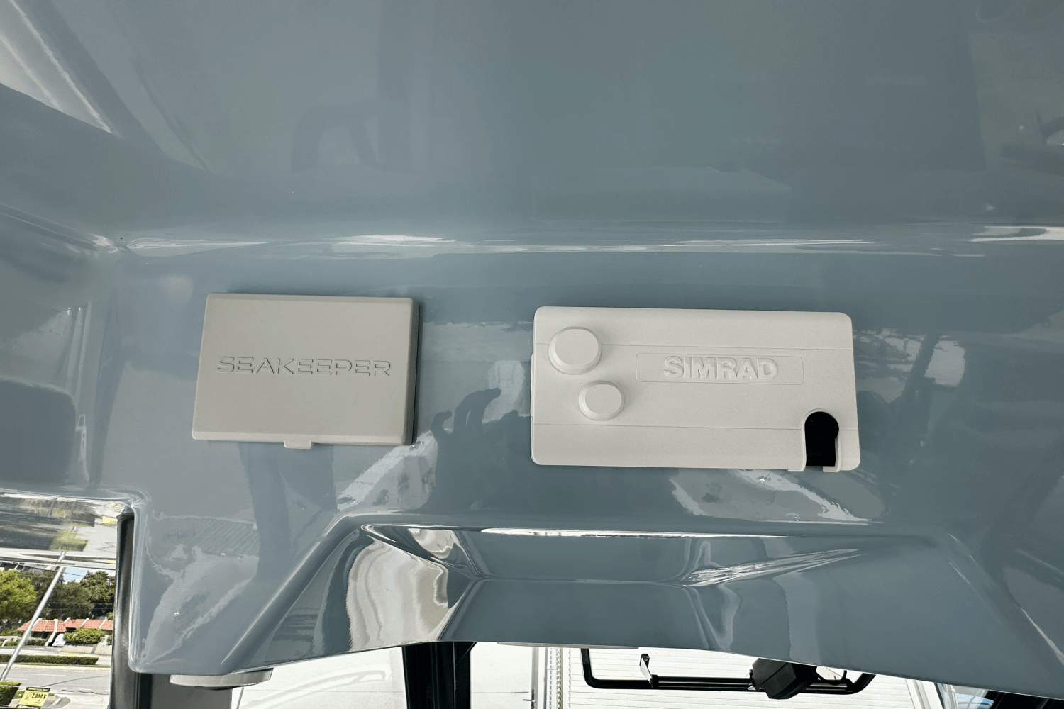 Slide: The Image of Boston Whaler 350 Realm 2025 - 25