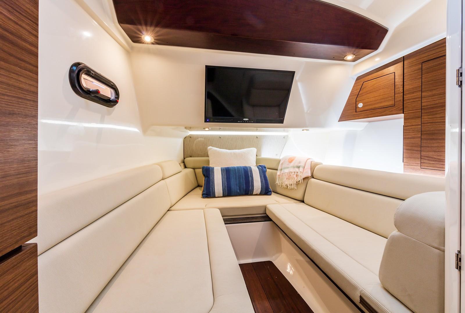 Slide: The Image of Boston Whaler 350 Realm 2026 - 13