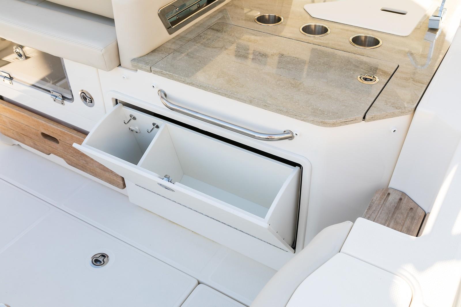 Slide: The Image of Boston Whaler 350 Realm 2026 - 22