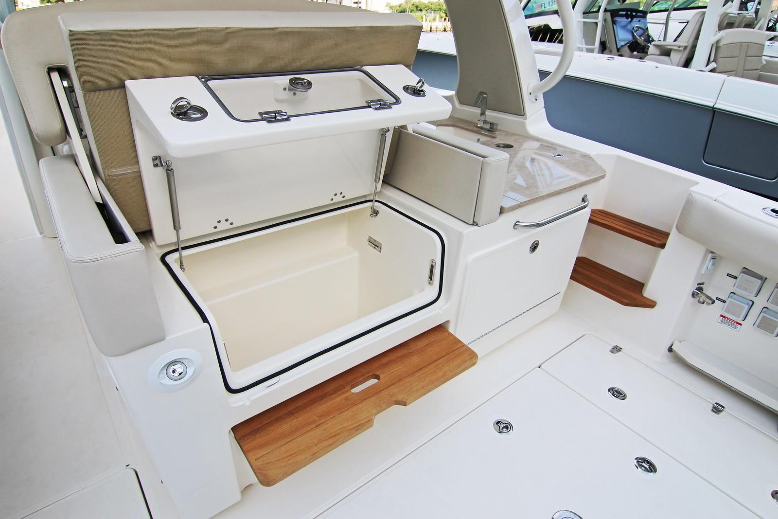 Slide: The Image of Boston Whaler 350 Realm 2026 - 7