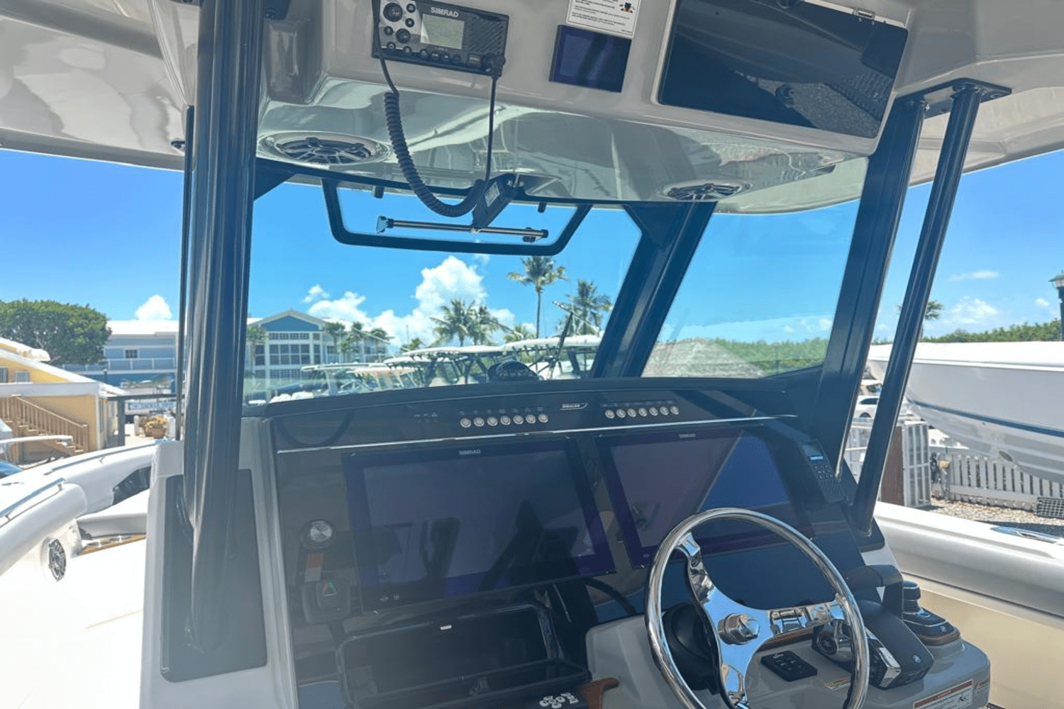 Slide: The Image of Boston Whaler 360 Outrage 2025 - 12