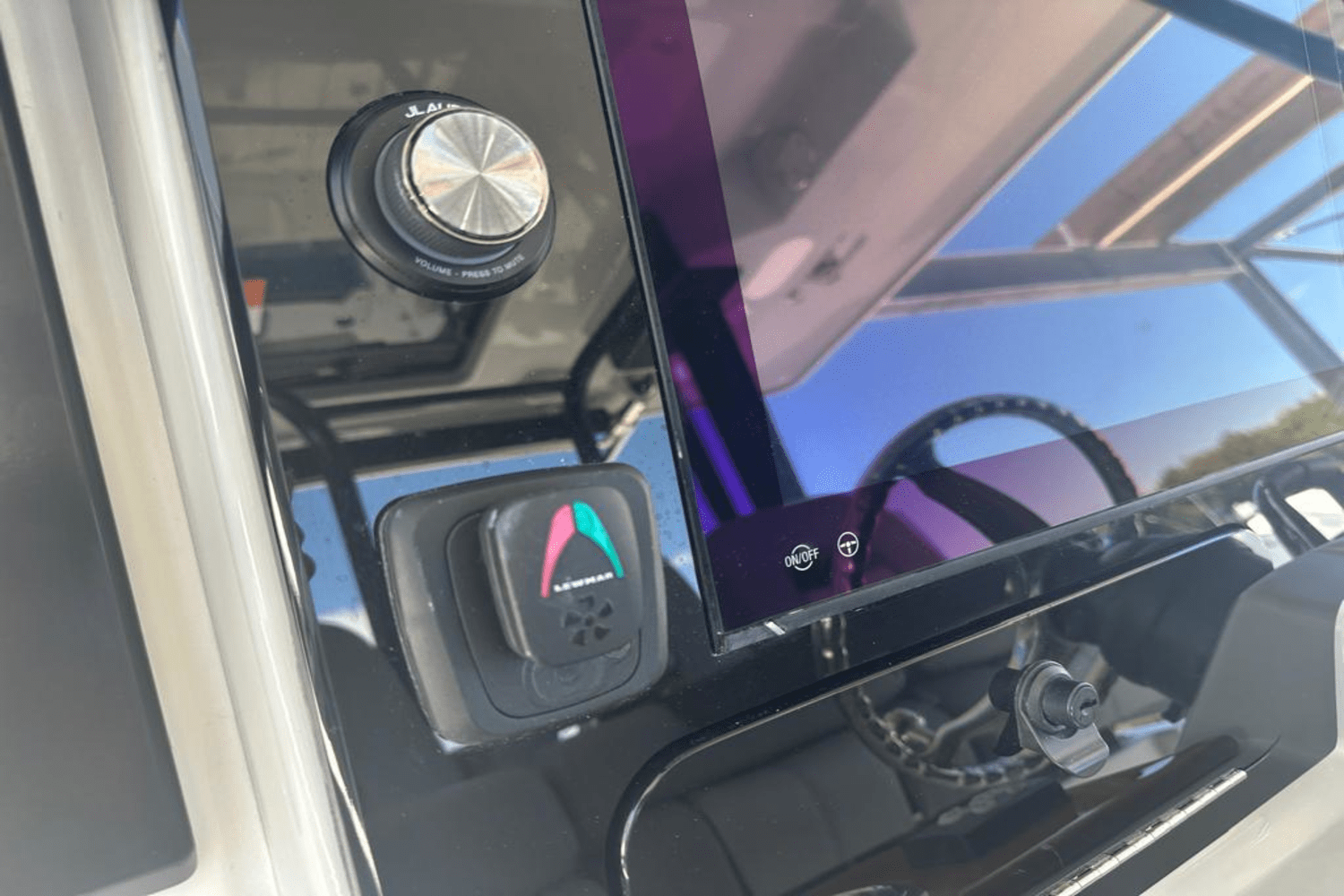 Slide: The Image of Boston Whaler 360 Outrage 2025 - 13