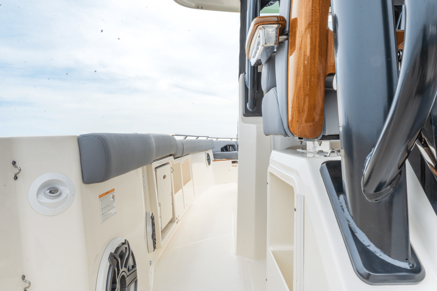 Slide: The Image of Boston Whaler 360 Outrage 2025 - 14
