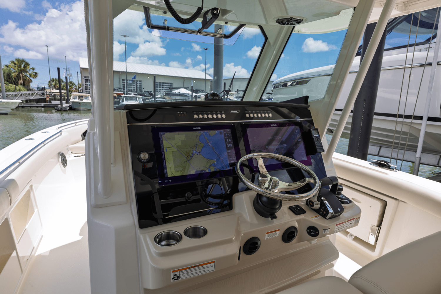 Slide: The Image of Boston Whaler 360 Outrage 2025 - 14