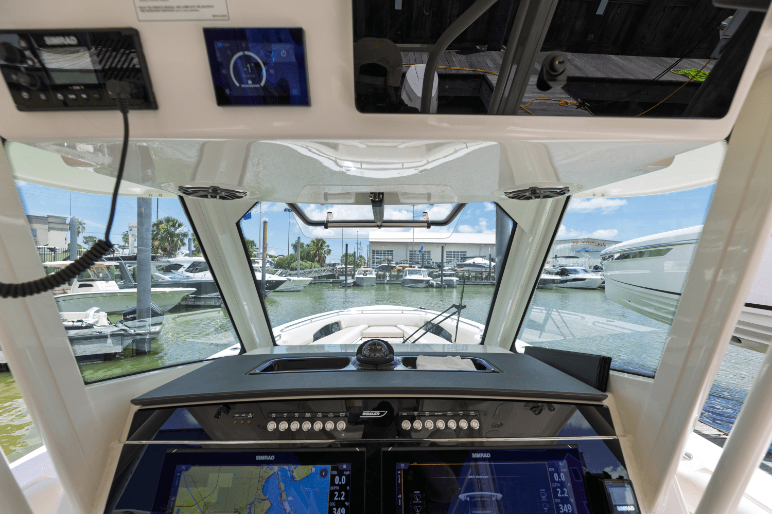 Slide: The Image of Boston Whaler 360 Outrage 2025 - 17