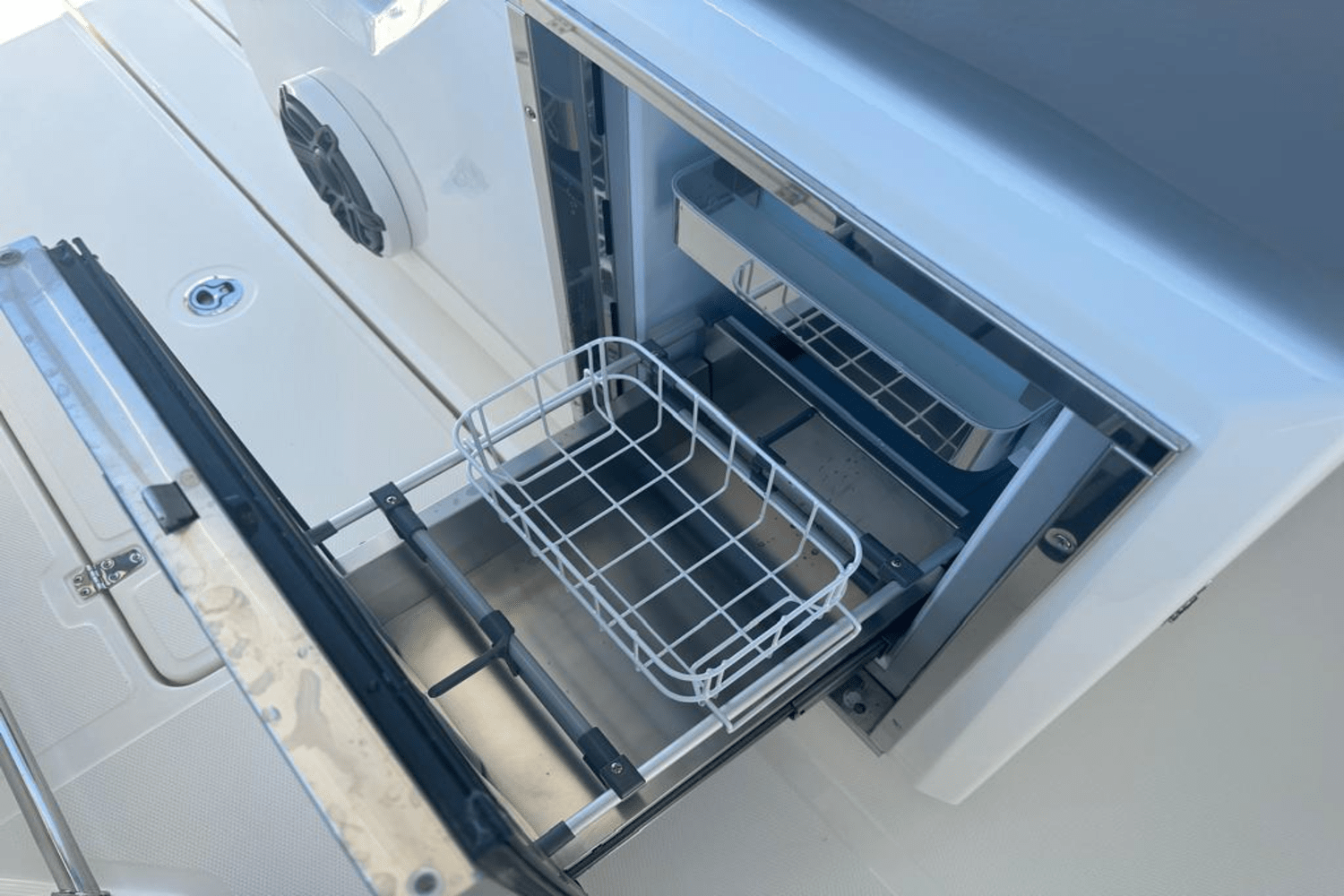 Slide: The Image of Boston Whaler 360 Outrage 2025 - 18
