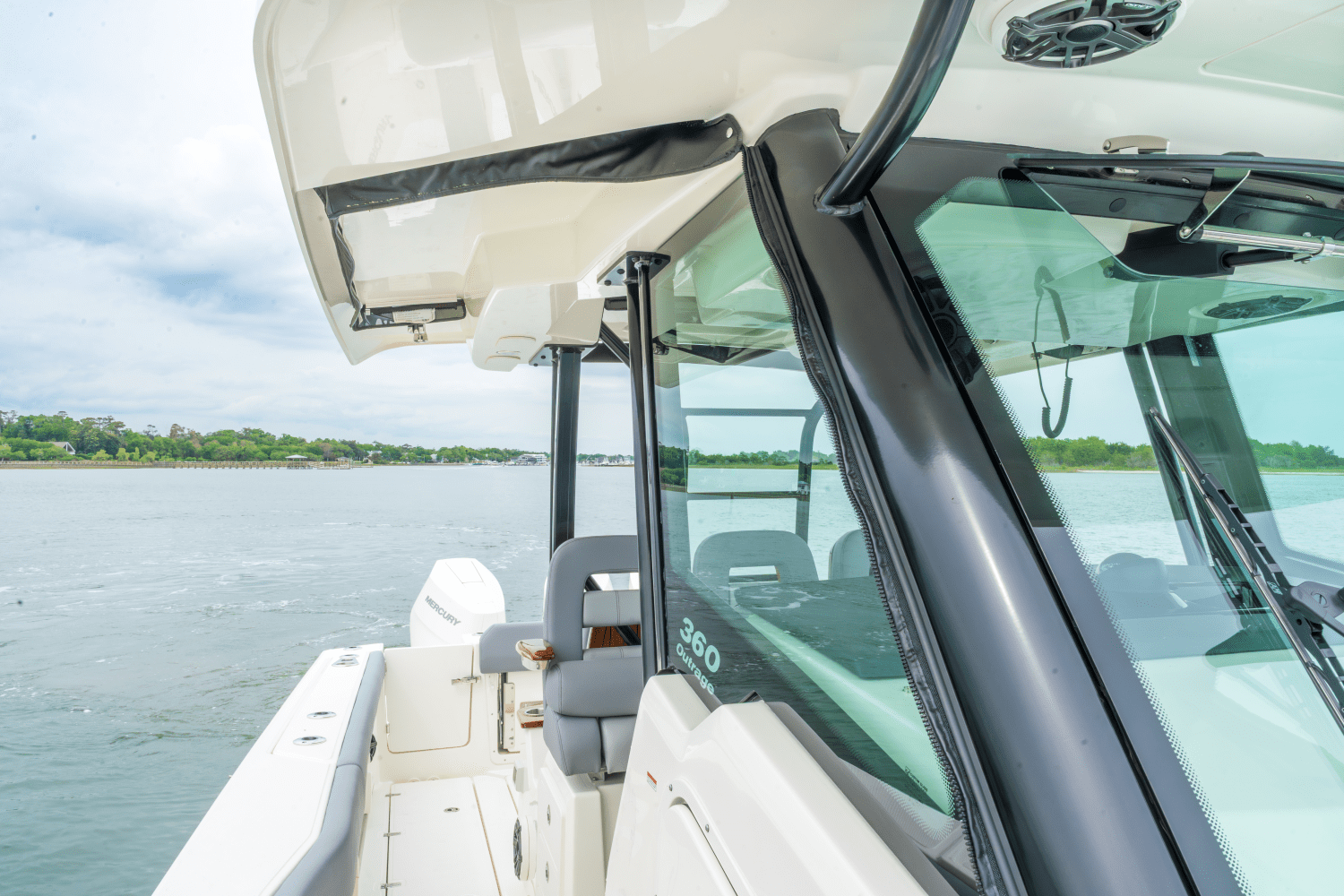 Slide: The Image of Boston Whaler 360 Outrage 2025 - 23