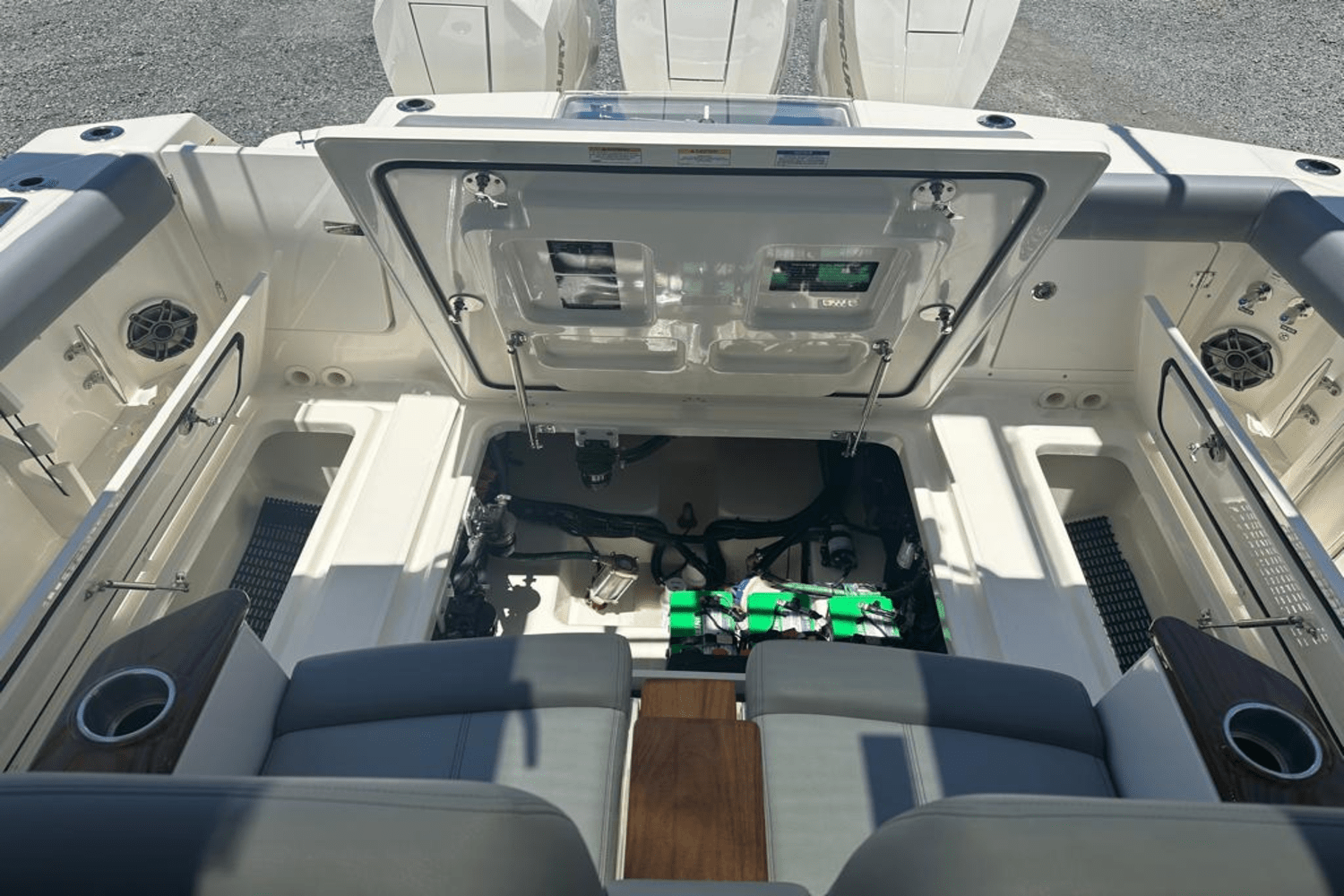 Slide: The Image of Boston Whaler 360 Outrage 2025 - 24