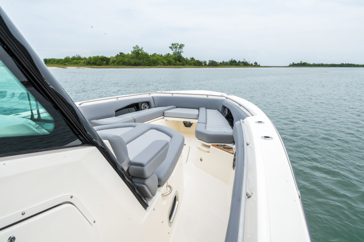Slide: The Image of Boston Whaler 360 Outrage 2025 - 27