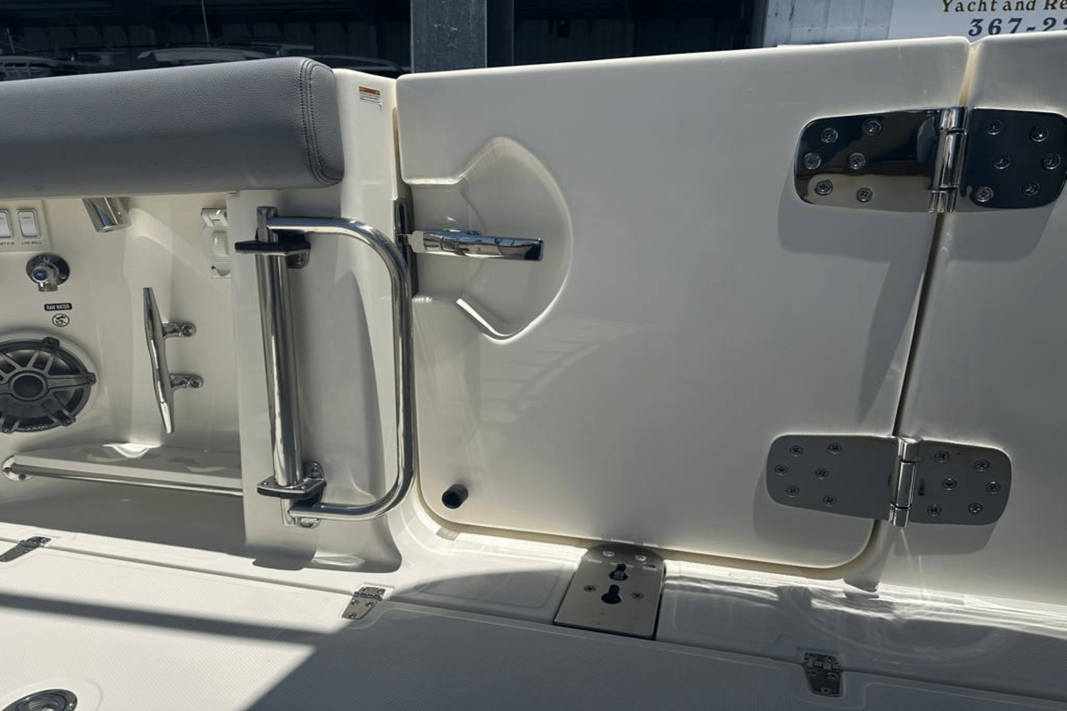 Slide: The Image of Boston Whaler 360 Outrage 2025 - 27
