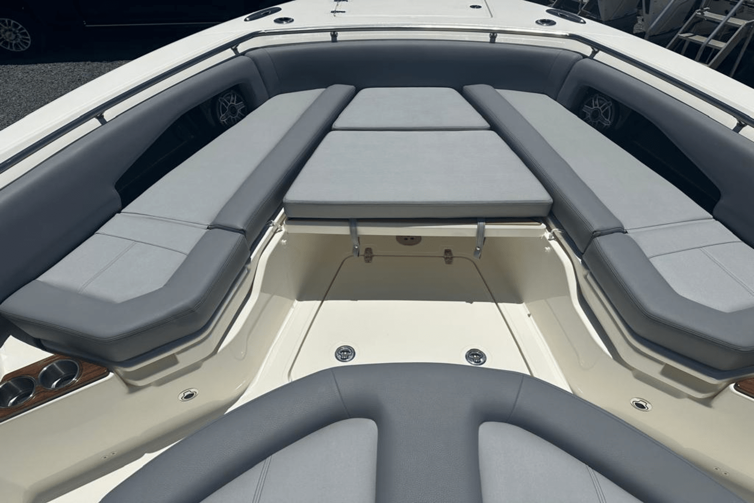 Slide: The Image of Boston Whaler 360 Outrage 2025 - 3