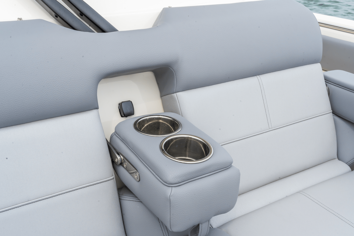 Slide: The Image of Boston Whaler 360 Outrage 2025 - 32