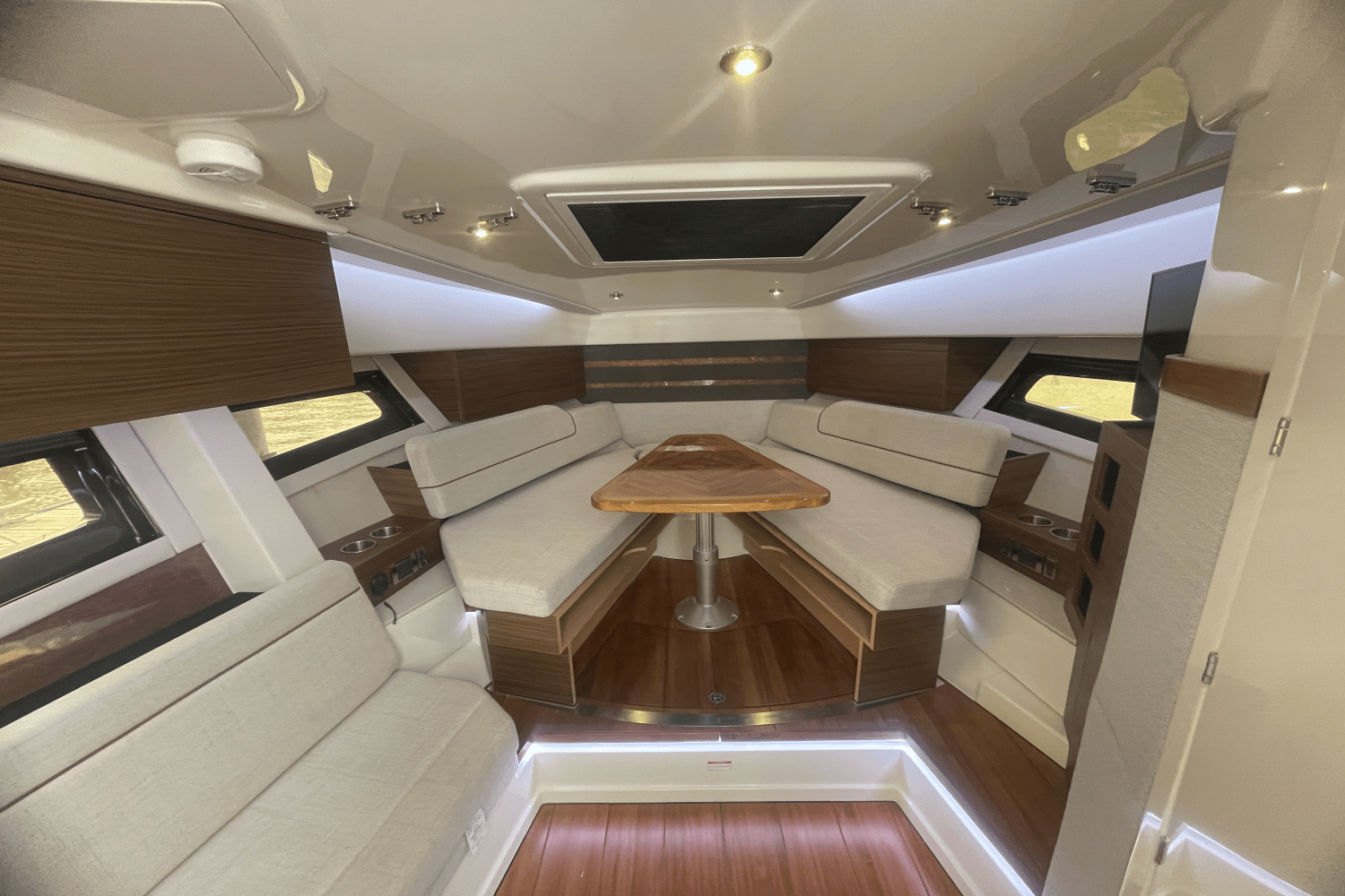 Slide: The Image of Boston Whaler 365 Conquest 2025 - 17
