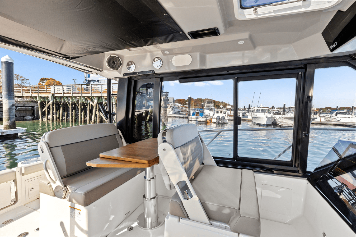Slide: The Image of Boston Whaler 365 Conquest 2025 - 20