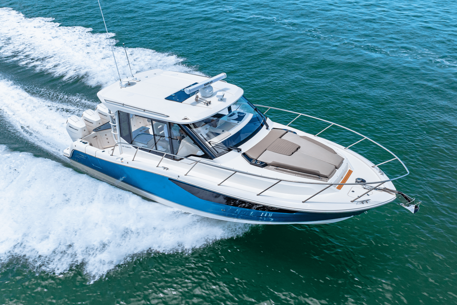 Slide: The Image of Boston Whaler 365 Conquest 2025 - 22