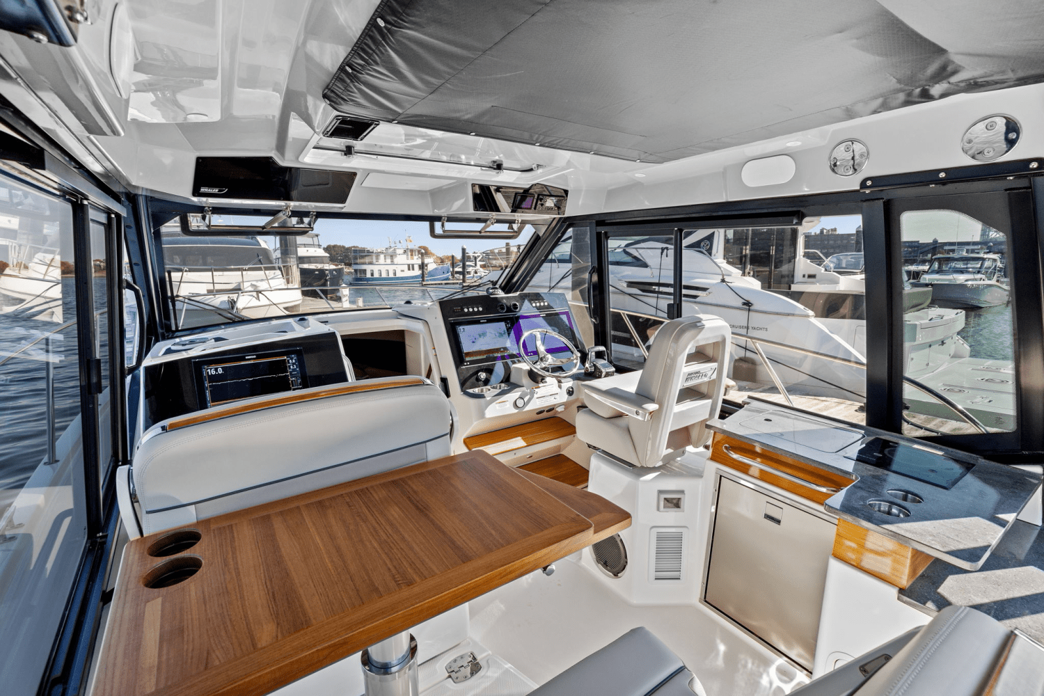 Slide: The Image of Boston Whaler 365 Conquest 2025 - 23
