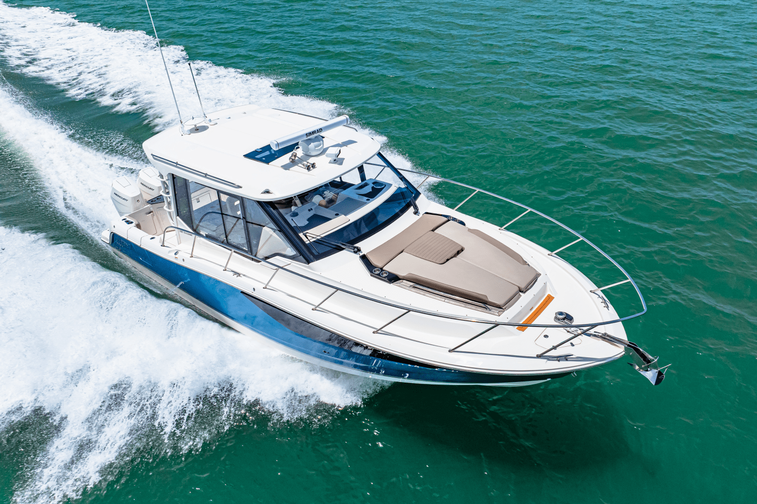 Slide: The Image of Boston Whaler 365 Conquest 2025 - 34
