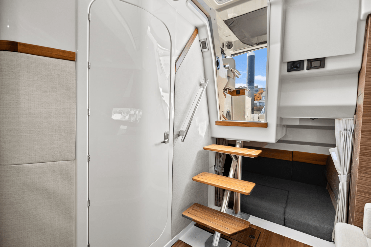 Slide: The Image of Boston Whaler 365 Conquest 2025 - 36
