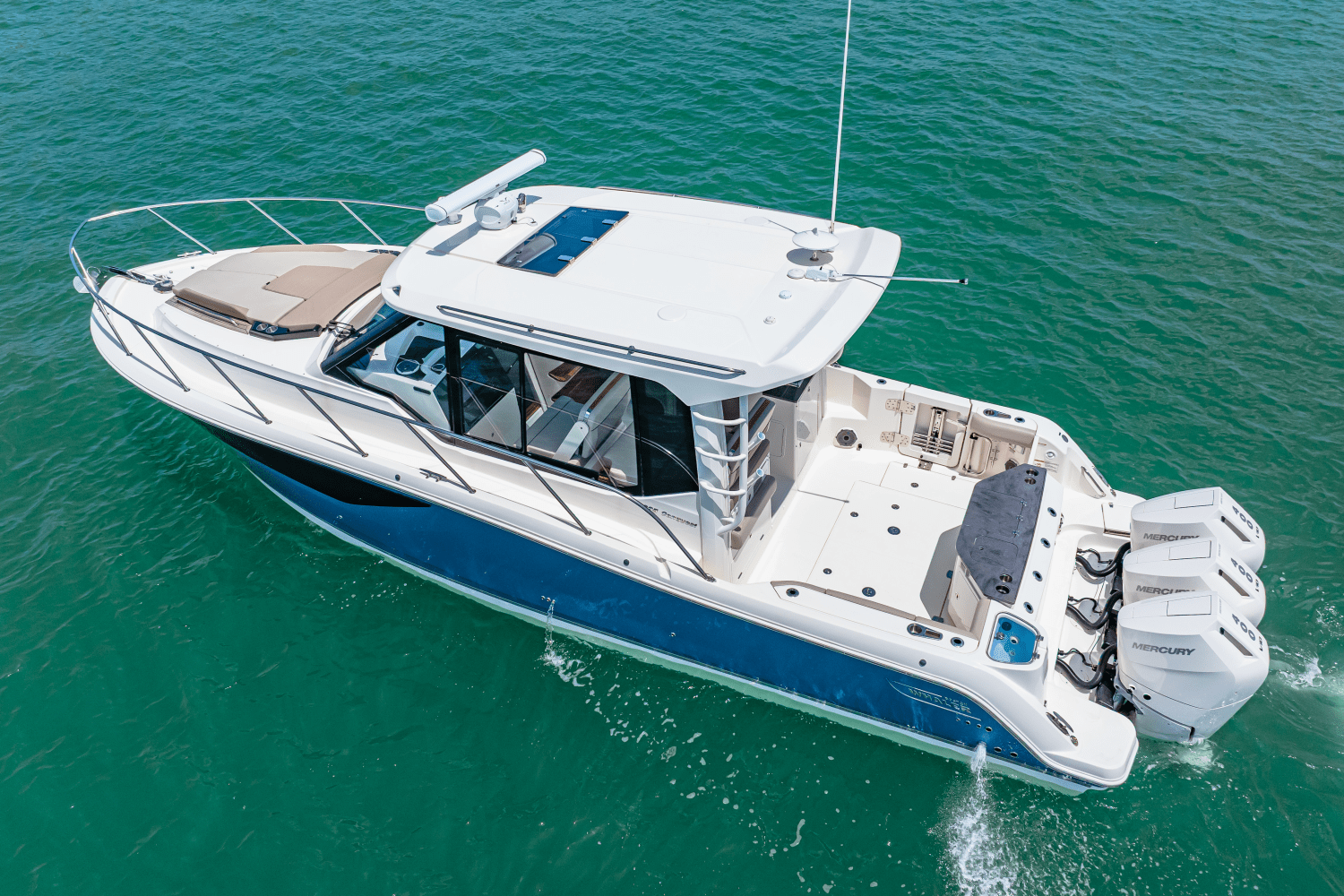 Slide: The Image of Boston Whaler 365 Conquest 2025 - 48