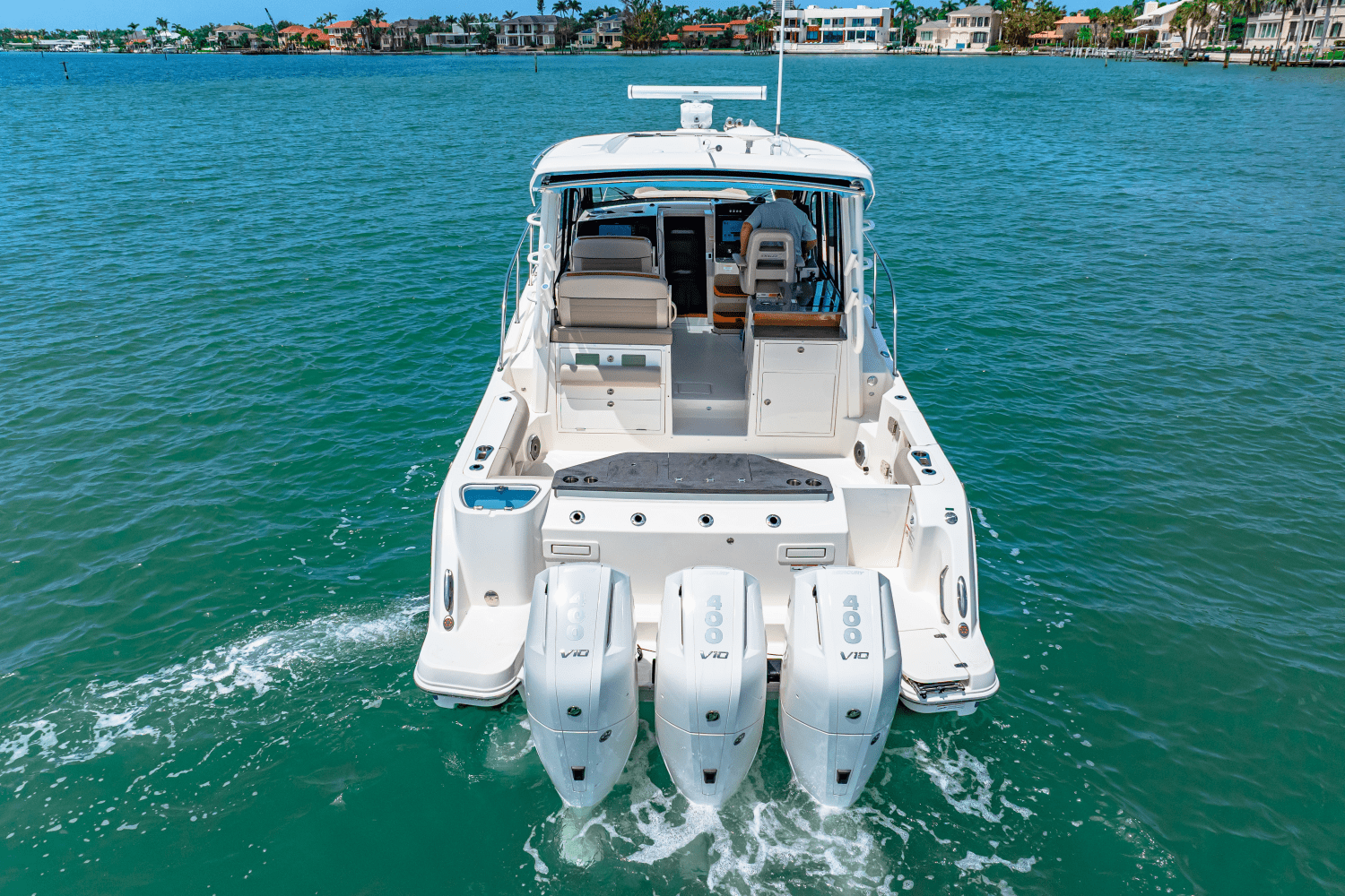 Slide: The Image of Boston Whaler 365 Conquest 2025 - 51