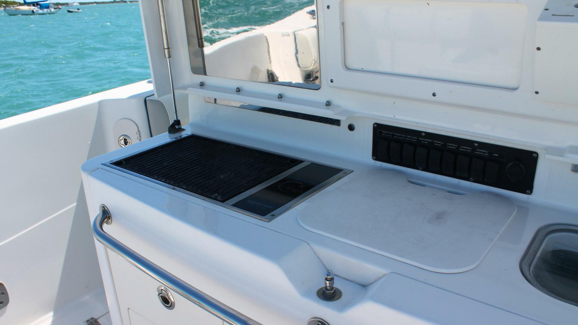 Slide: The Image of Boston Whaler 370 Outrage 2010 - 5347386