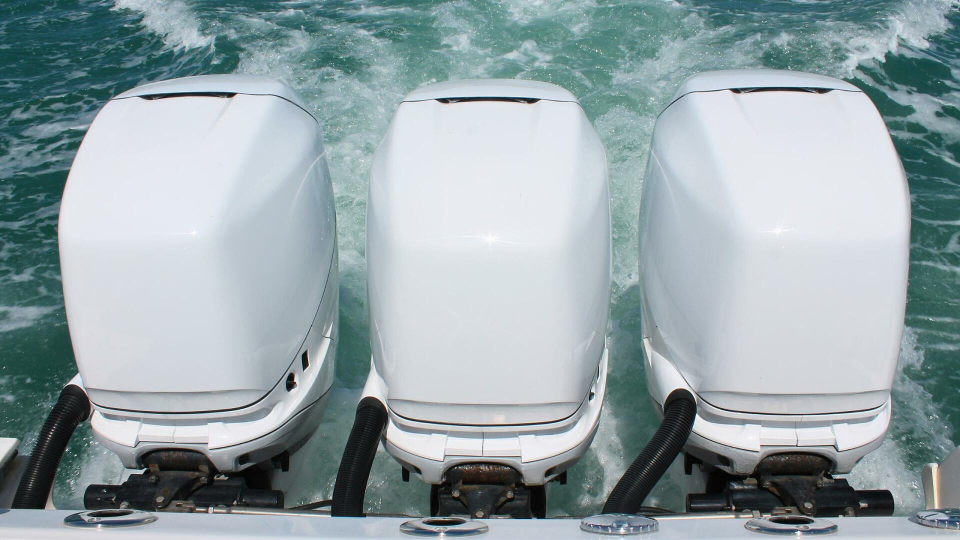 Slide: The Image of Boston Whaler 370 Outrage 2010 - 5347391