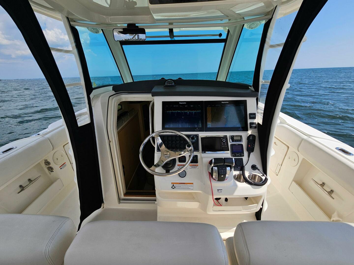 Slide: The Image of Boston Whaler 370 Outrage 2015 - 5563518
