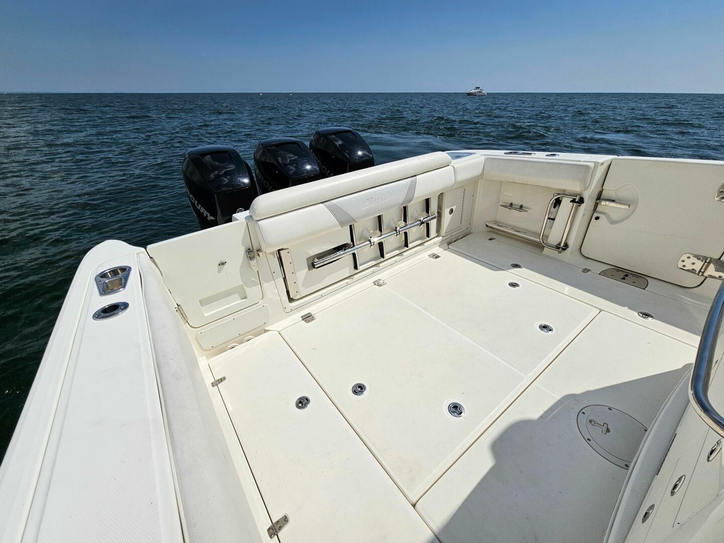 Slide: The Image of Boston Whaler 370 Outrage 2015 - 5563526