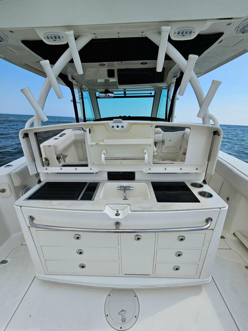 Slide: The Image of Boston Whaler 370 Outrage 2015 - 5563528