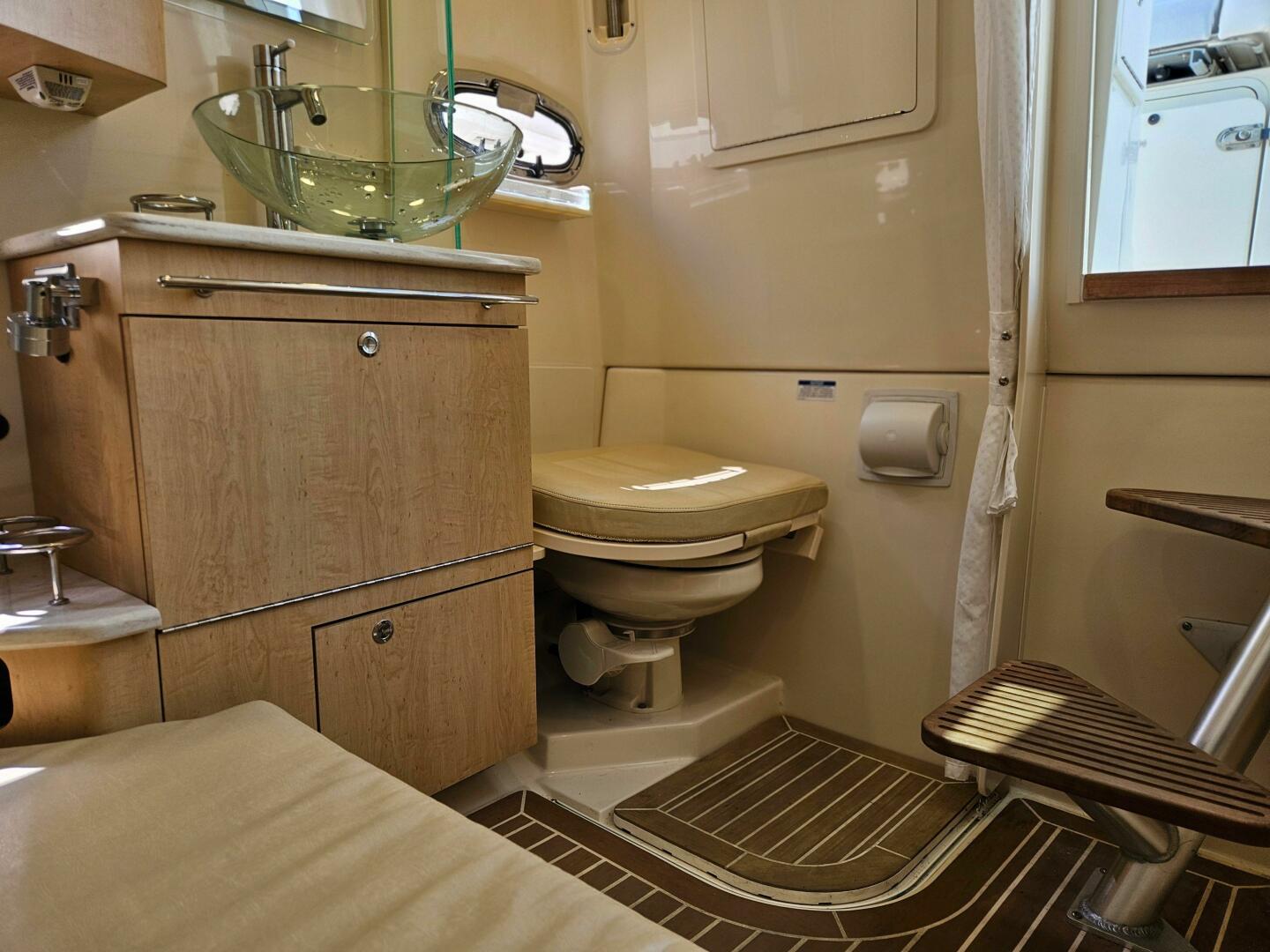 Slide: The Image of Boston Whaler 370 Outrage 2015 - 5563537