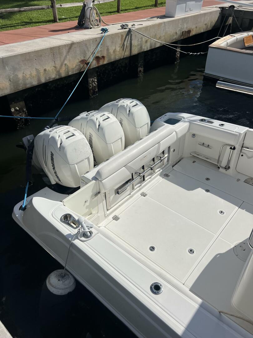 Slide: The Image of Boston Whaler 370 Outrage 2016 - 5041371