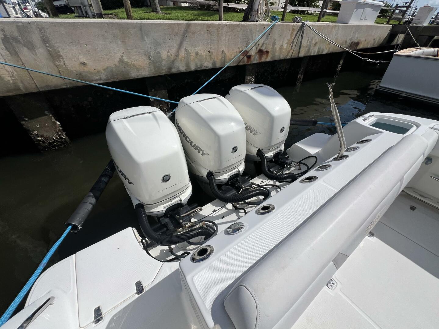 Slide: The Image of Boston Whaler 370 Outrage 2016 - 5041372