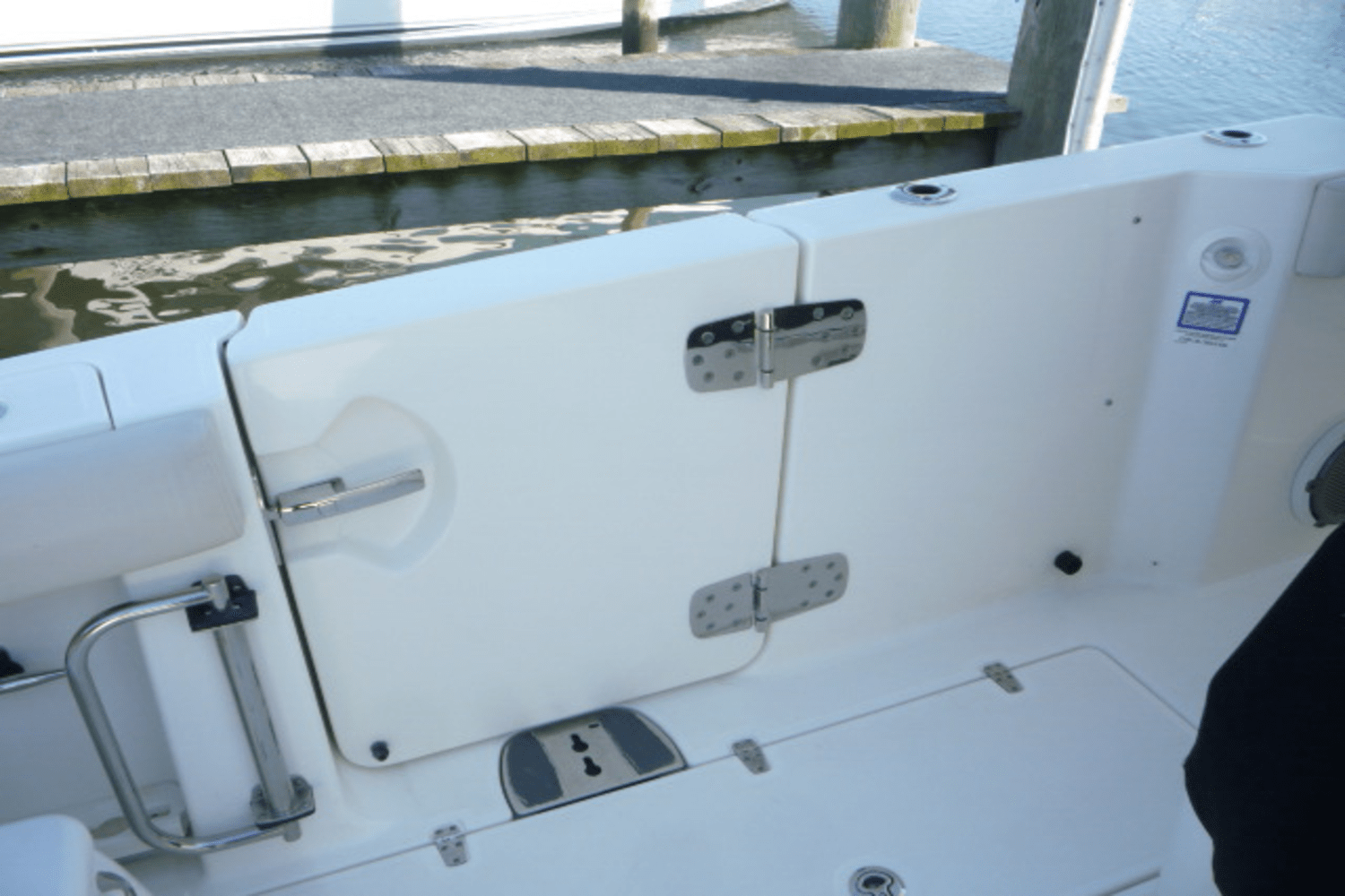 Slide: The Image of Boston Whaler 380 OUTRAGE 2017 - 10