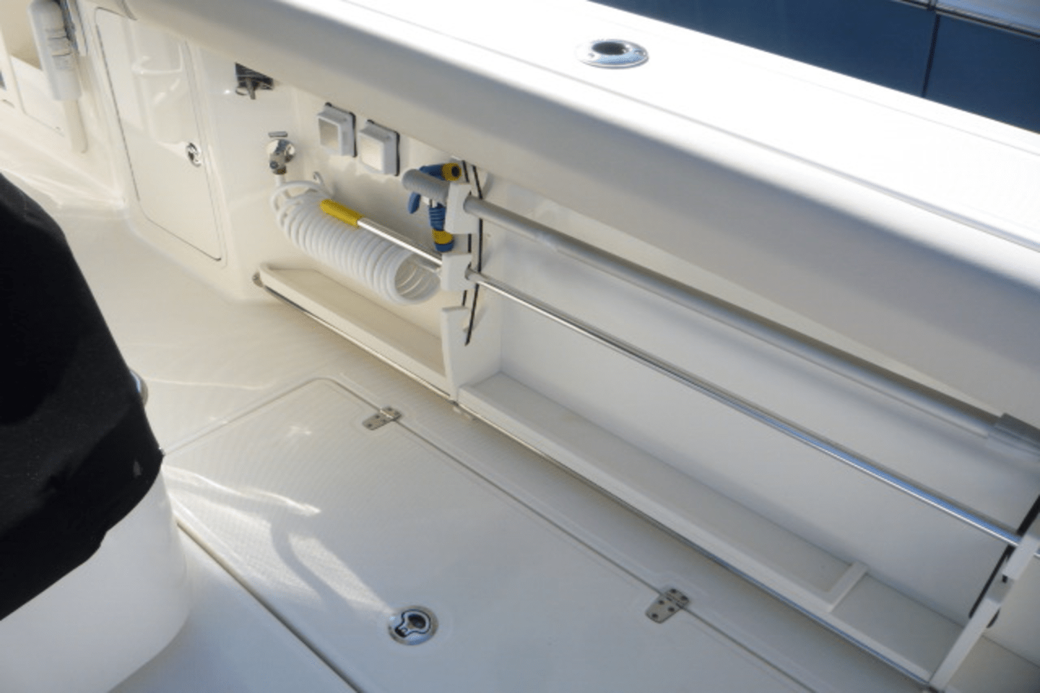 Slide: The Image of Boston Whaler 380 OUTRAGE 2017 - 12