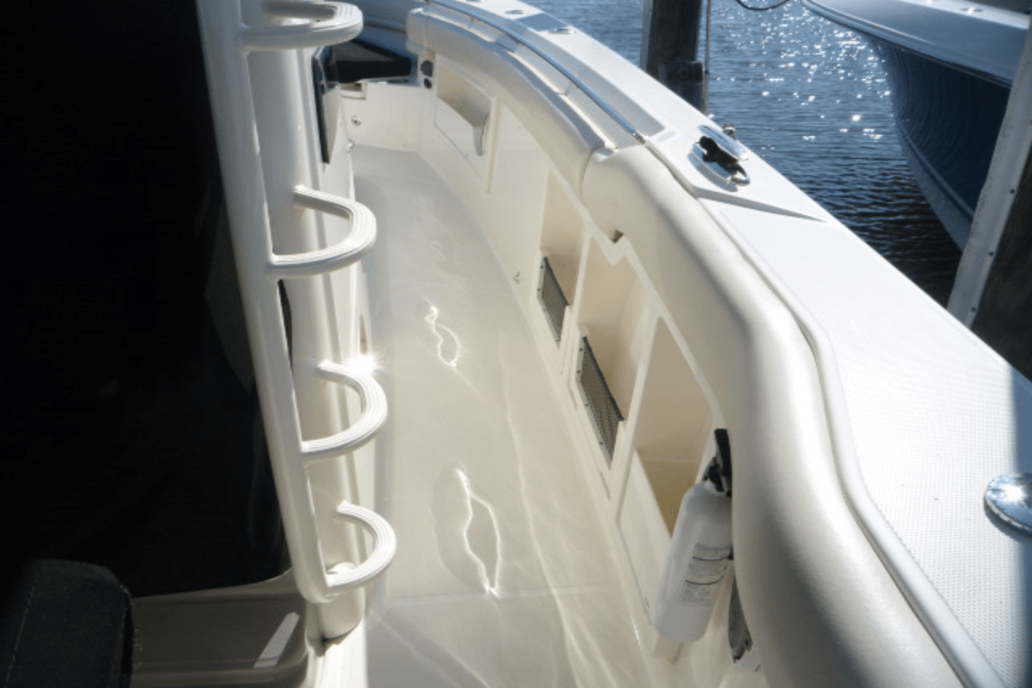 Slide: The Image of Boston Whaler 380 OUTRAGE 2017 - 13