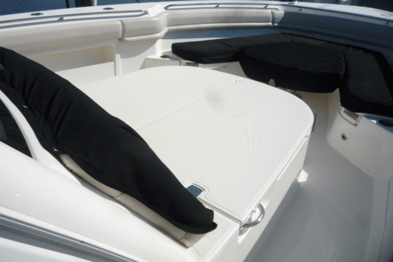 Slide: The Image of Boston Whaler 380 OUTRAGE 2017 - 14