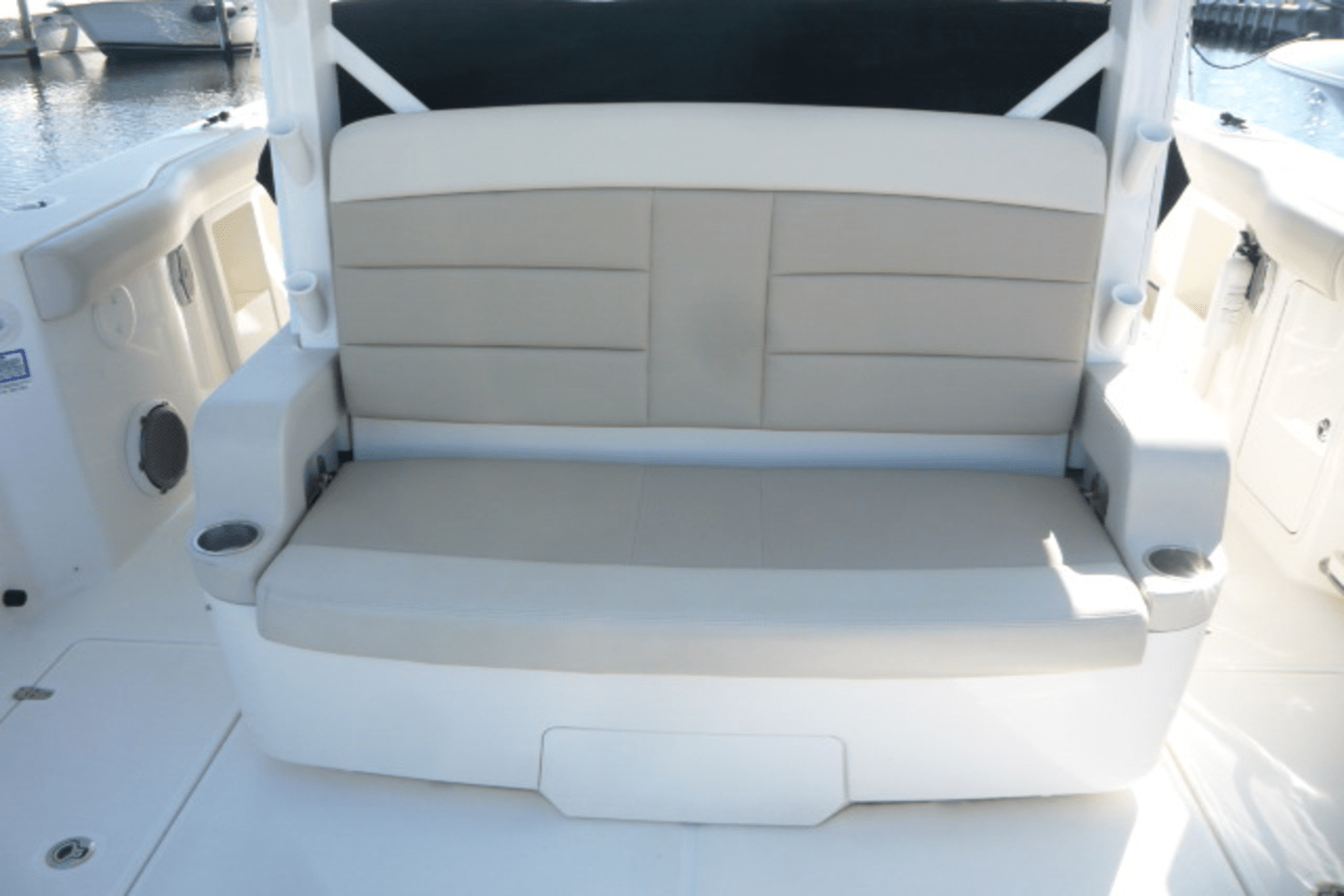 Slide: The Image of Boston Whaler 380 OUTRAGE 2017 - 19