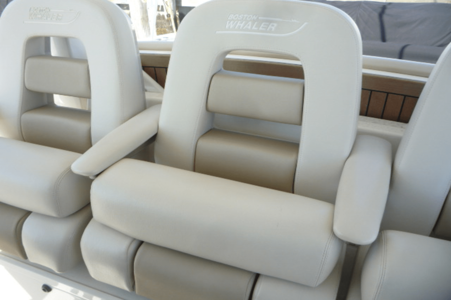 Slide: The Image of Boston Whaler 380 OUTRAGE 2017 - 23
