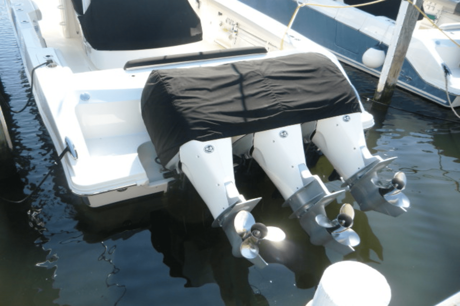 Slide: The Image of Boston Whaler 380 OUTRAGE 2017 - 32