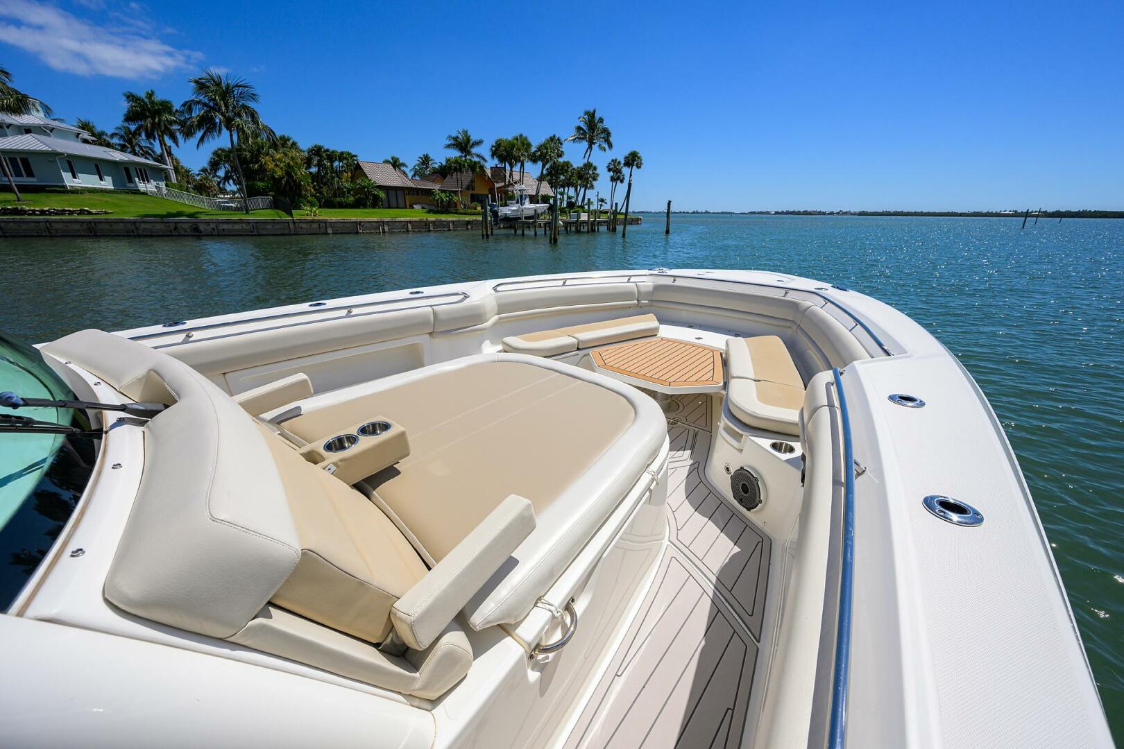 Slide: The Image of Boston Whaler 380 Outrage 2021 - 5349119