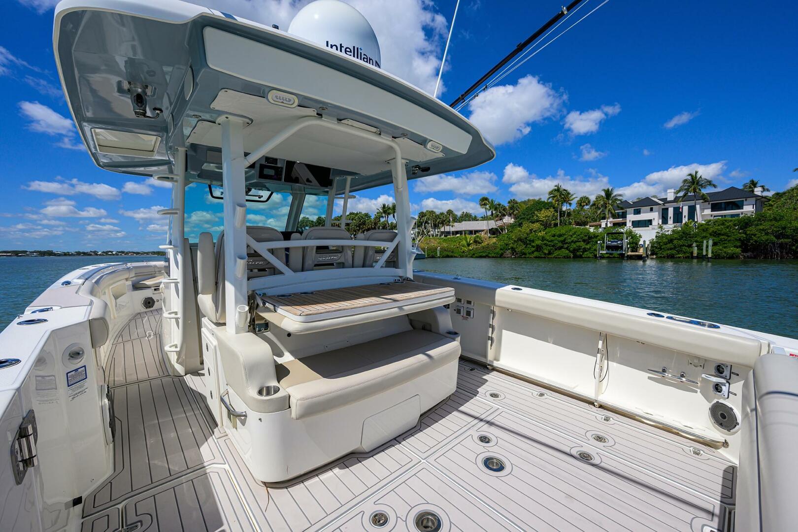 Slide: The Image of Boston Whaler 380 Outrage 2021 - 5349133