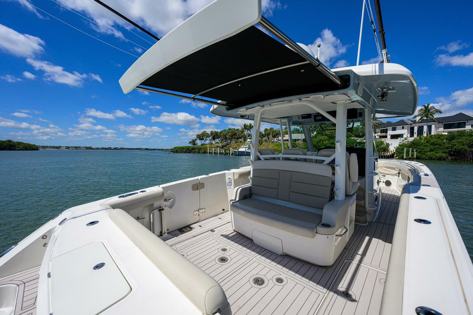 Slide: The Image of Boston Whaler 380 Outrage 2021 - 5349134