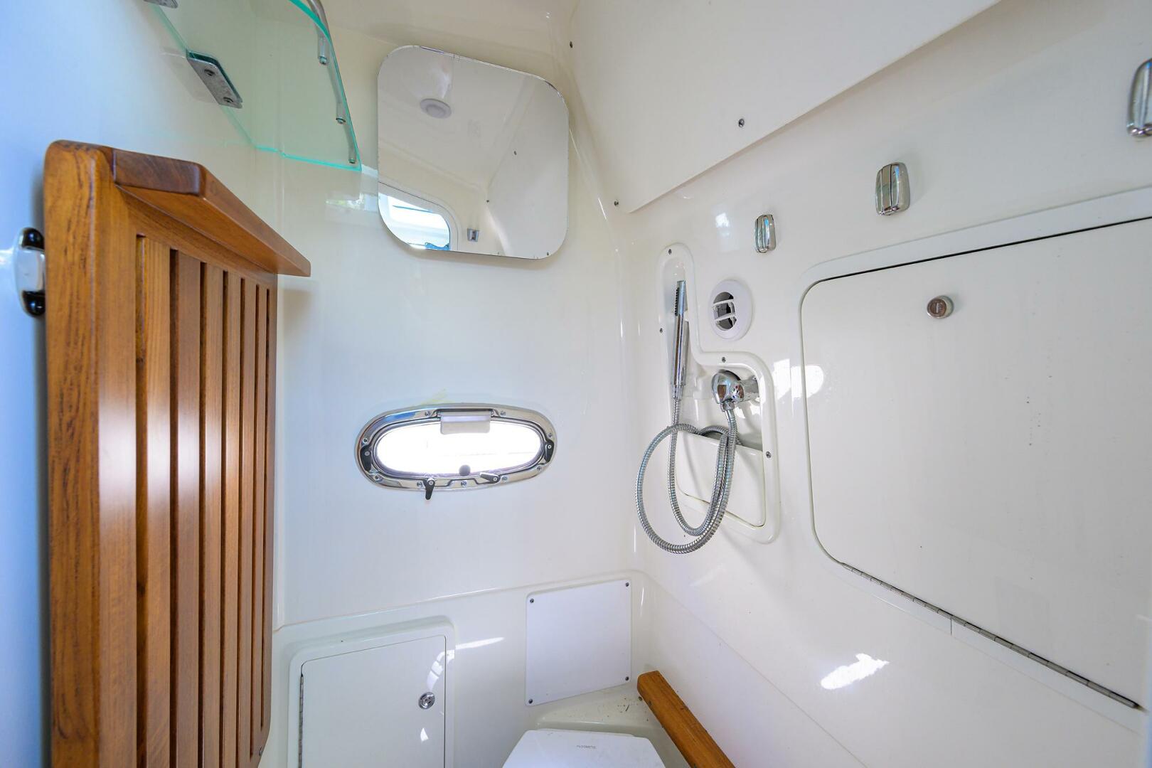 Slide: The Image of Boston Whaler 380 Outrage 2021 - 5349143