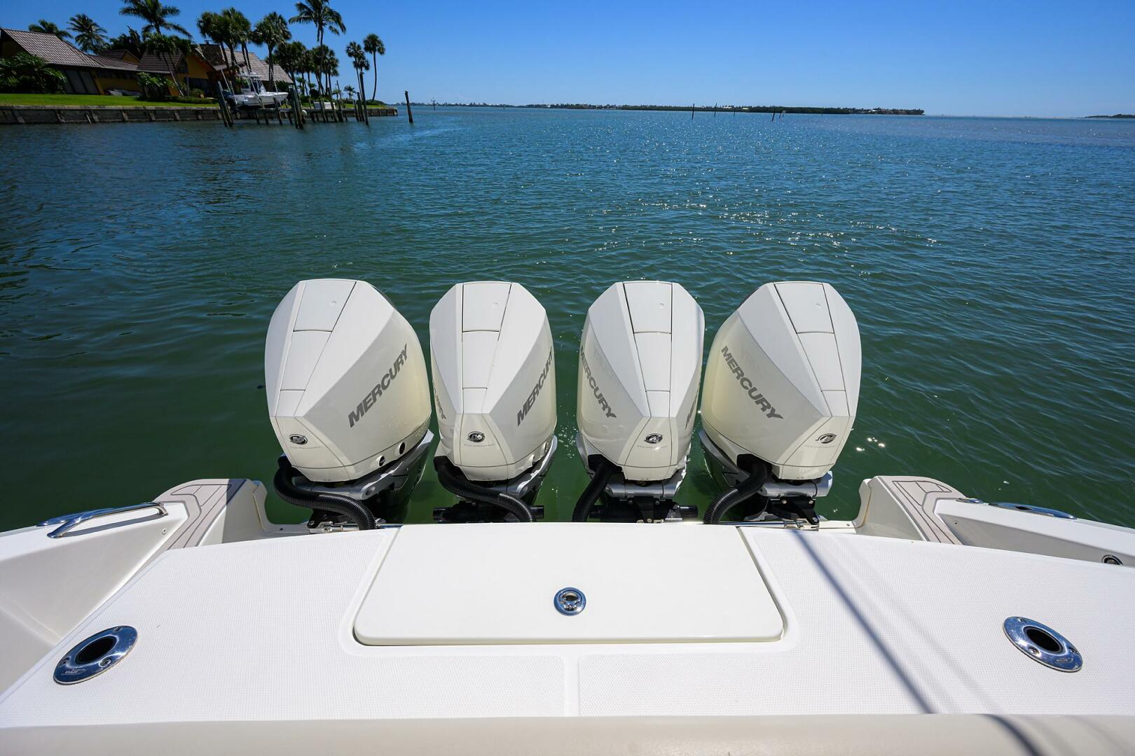 Slide: The Image of Boston Whaler 380 Outrage 2021 - 5349145