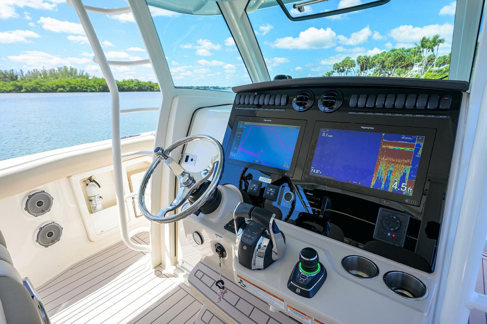 Slide: The Image of Boston Whaler 380 Outrage 2021 - 5349147