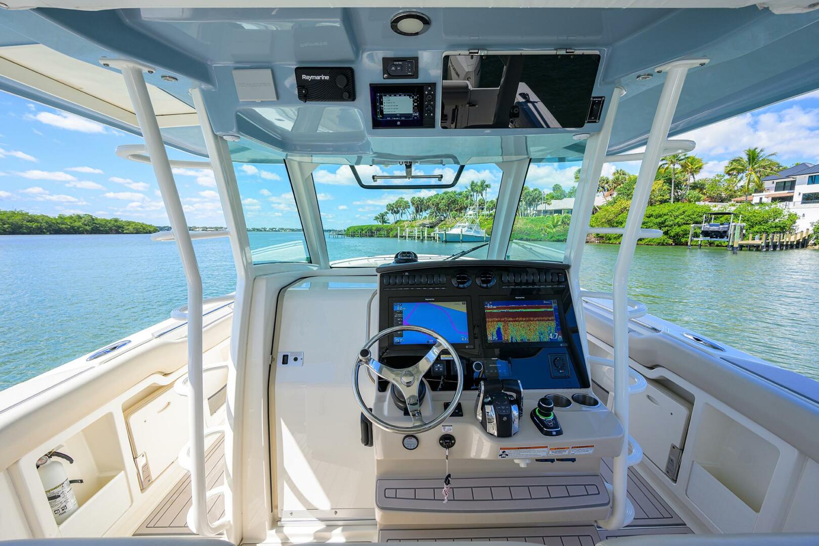 Slide: The Image of Boston Whaler 380 Outrage 2021 - 5349151
