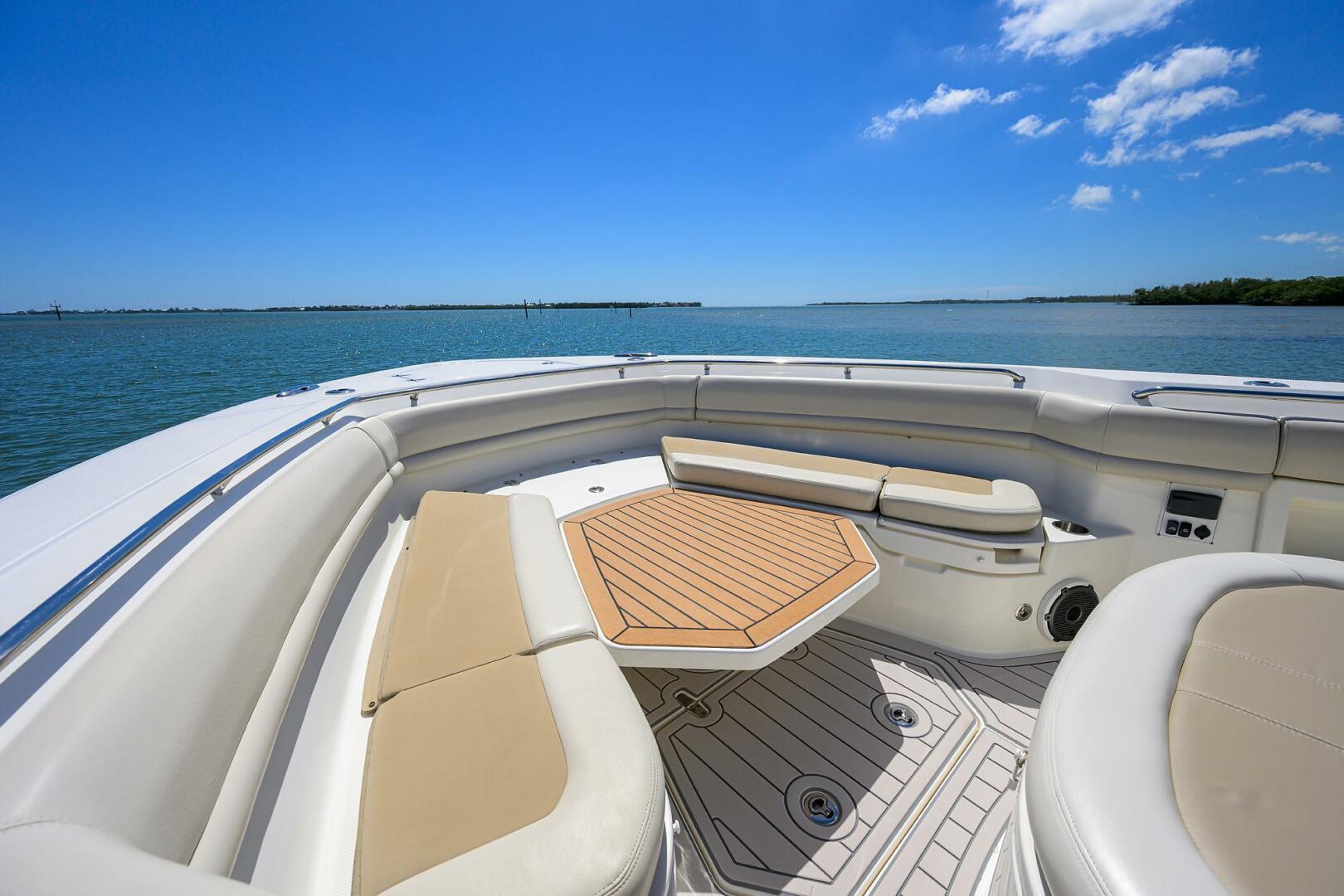 Slide: The Image of Boston Whaler 380 Outrage 2021 - 5349121