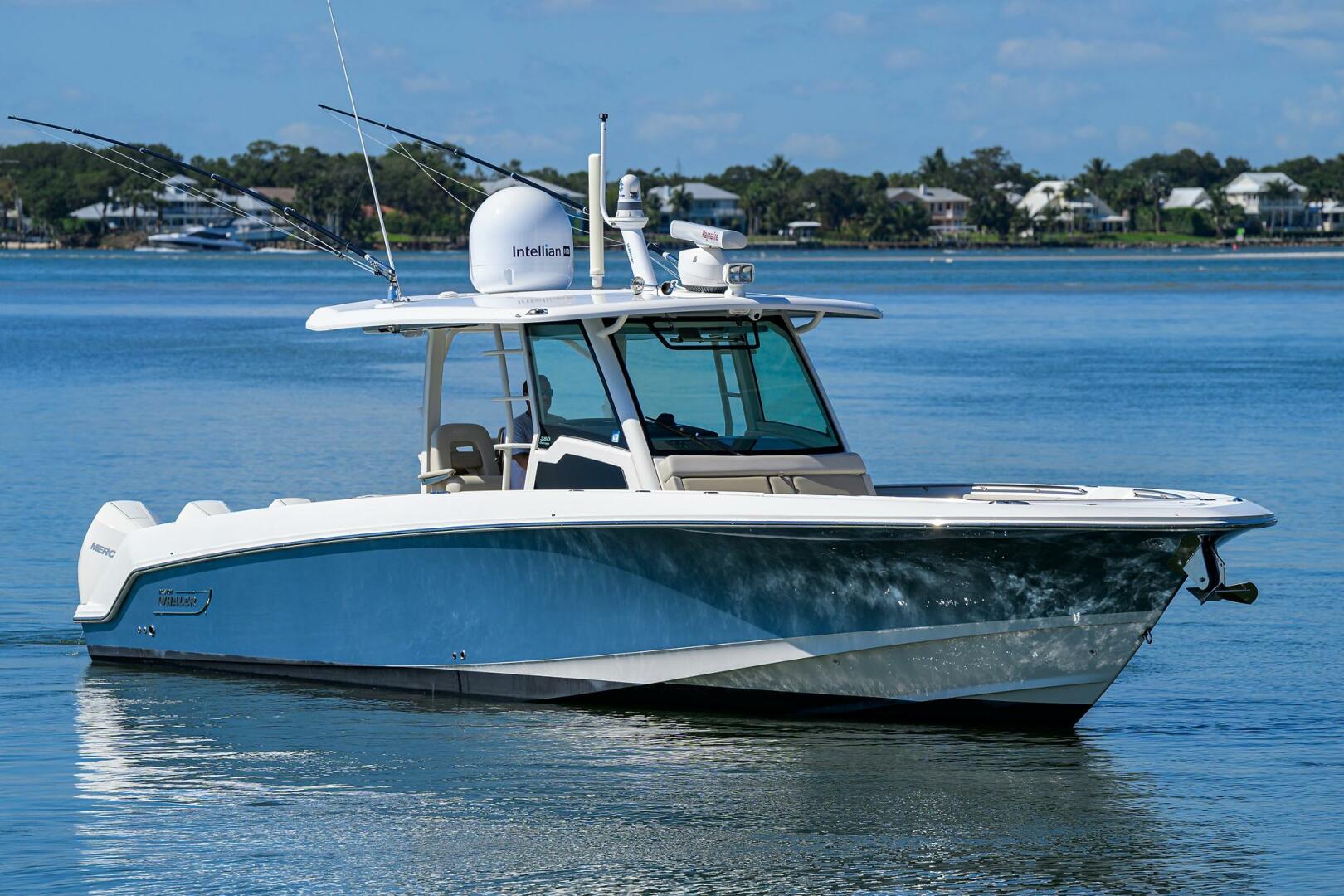 Slide: The Image of Boston Whaler 380 Outrage 2021 - 5349159