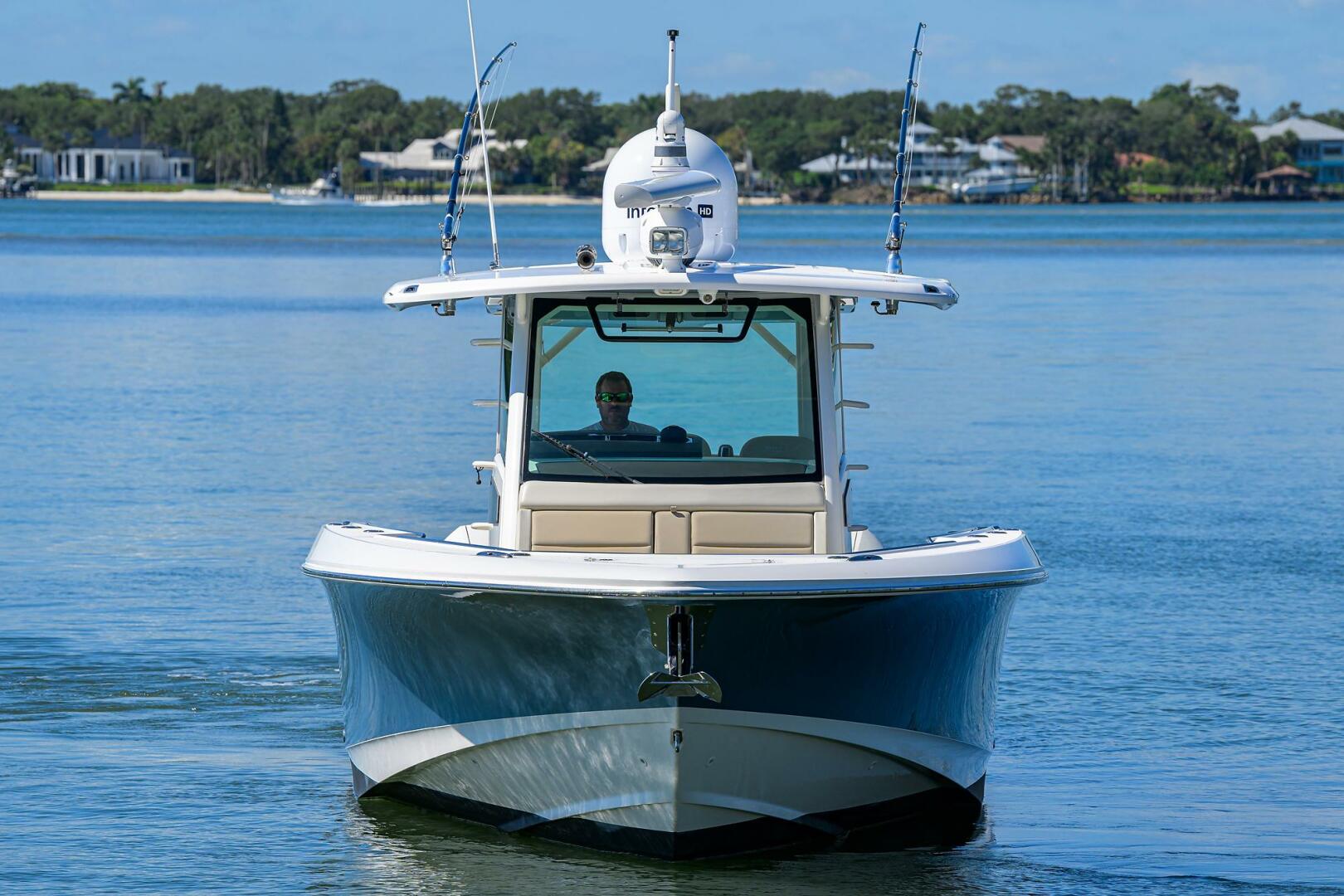 Slide: The Image of Boston Whaler 380 Outrage 2021 - 5349160
