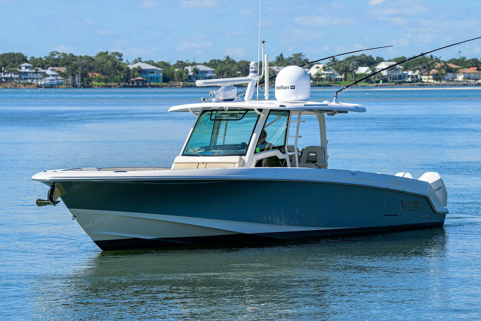 Slide: The Image of Boston Whaler 380 Outrage 2021 - 5349162